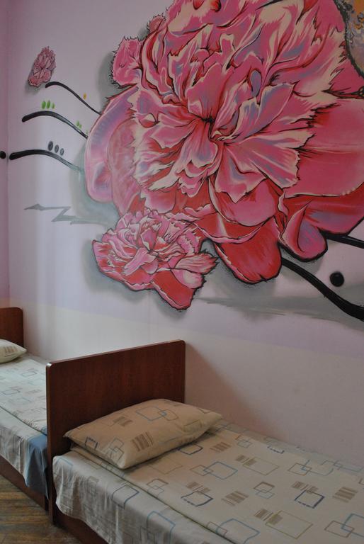 Hostel Comfort Лвив Екстериор снимка
